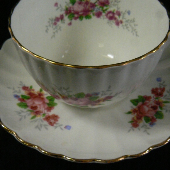 Radfords made in England Flowers Fine Bone China Tea Cup & Saucer set - Picture 2 of 5
